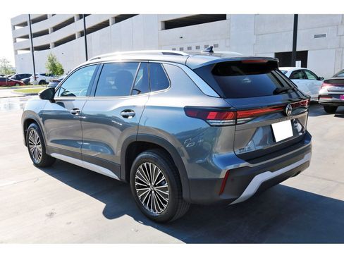 Used 2025 Volkswagen Tiguan S FWD image 6