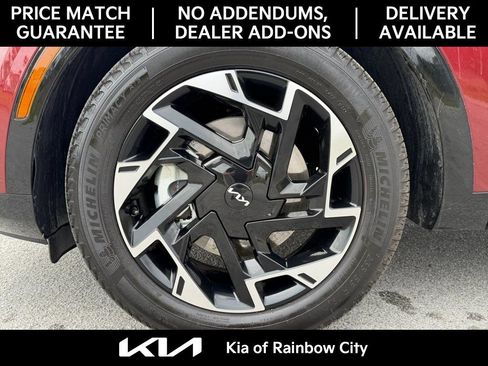 Used 2024 Kia Sportage SX image 8