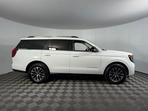 Used 2025 Ford Expedition Platinum image 7