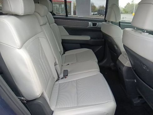 Used 2025 Hyundai Santa Fe SEL FWD image 33