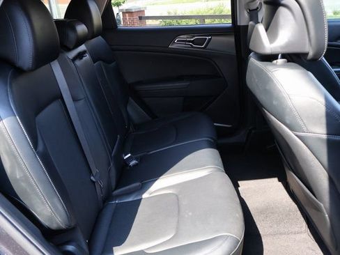Used 2023 Kia Sportage EX FWD image 12