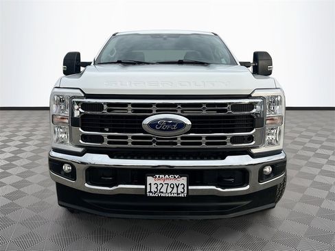Used 2024 Ford F250 XLT image 2