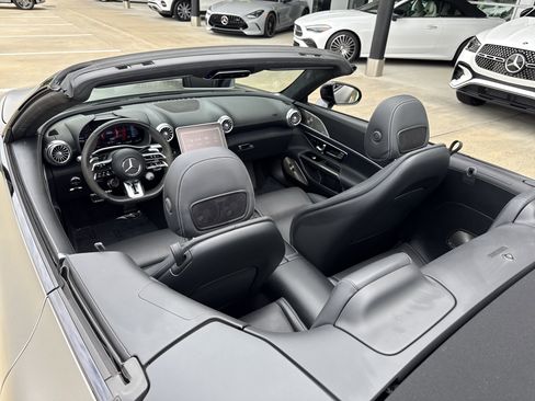 Certified 2023 Mercedes-Benz SL 63 AMG 4MATIC image 31