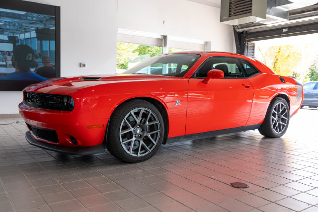 Used 2017 Dodge Challenger R/T Scat Pack RWD image 3