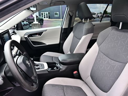 Used 2021 Toyota RAV4 XLE w/ Convenience Package AWD/4WD image 22