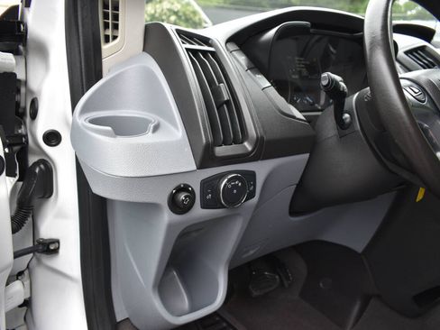 Used 2019 Ford Transit 250 130 Low Roof RWD image 17
