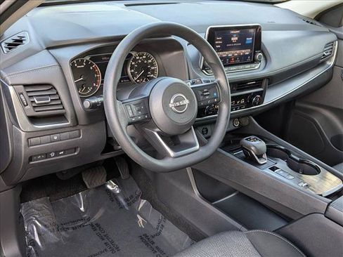 Used 2024 Nissan Rogue SV FWD image 10