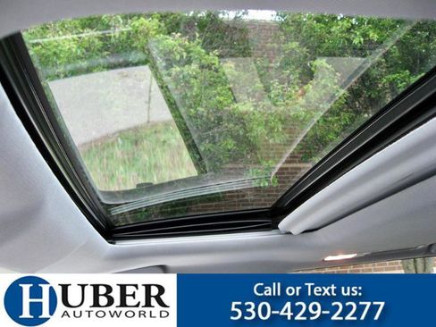 Used 2017 Toyota Highlander Limited AWD/4WD image 7