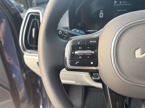 New 2025 Kia Sorento S image 17