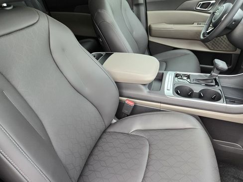 New 2026 Kia Carnival EX FWD image 10