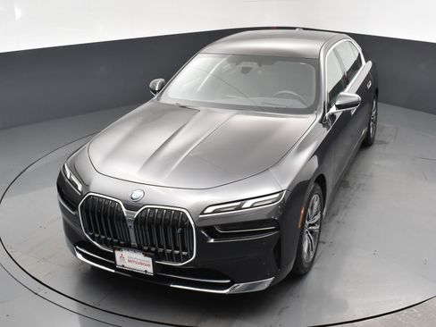 Used 2024 BMW i7 eDrive50 RWD image 18