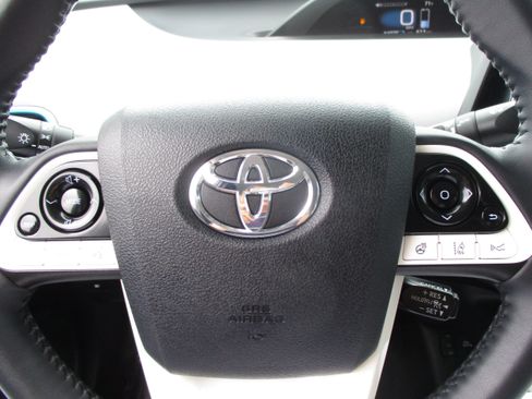 Used 2018 Toyota Prius Prime Advanced w/ Carpet Mat Package FWD image 18