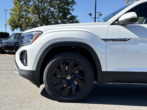 New 2026 Volkswagen Atlas Cross Sport SE image 9