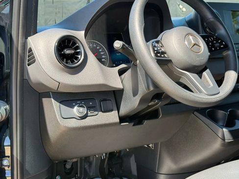 Used 2023 Mercedes-Benz Sprinter 3500 image 15