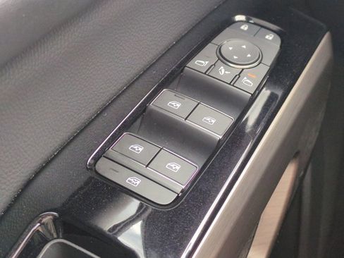 Used 2024 Nissan Pathfinder Platinum w/ Black Appearance Package image 27