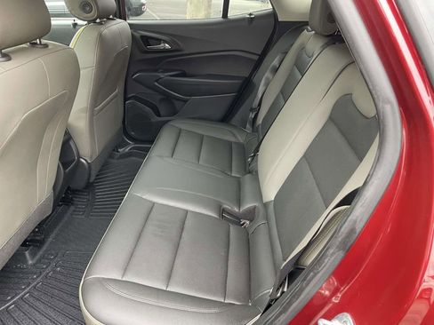 Used 2024 Chevrolet Trax ACTIV w/ Sunroof Package image 23