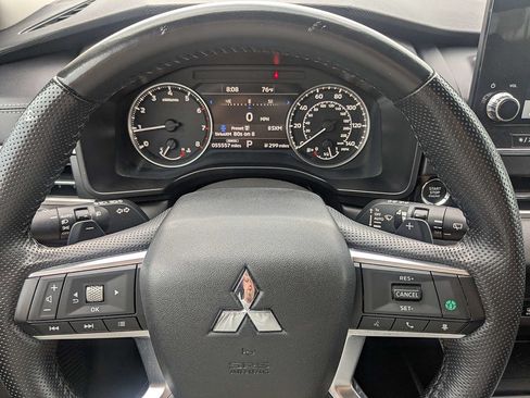 Used 2024 Mitsubishi Outlander SE AWD/4WD image 30