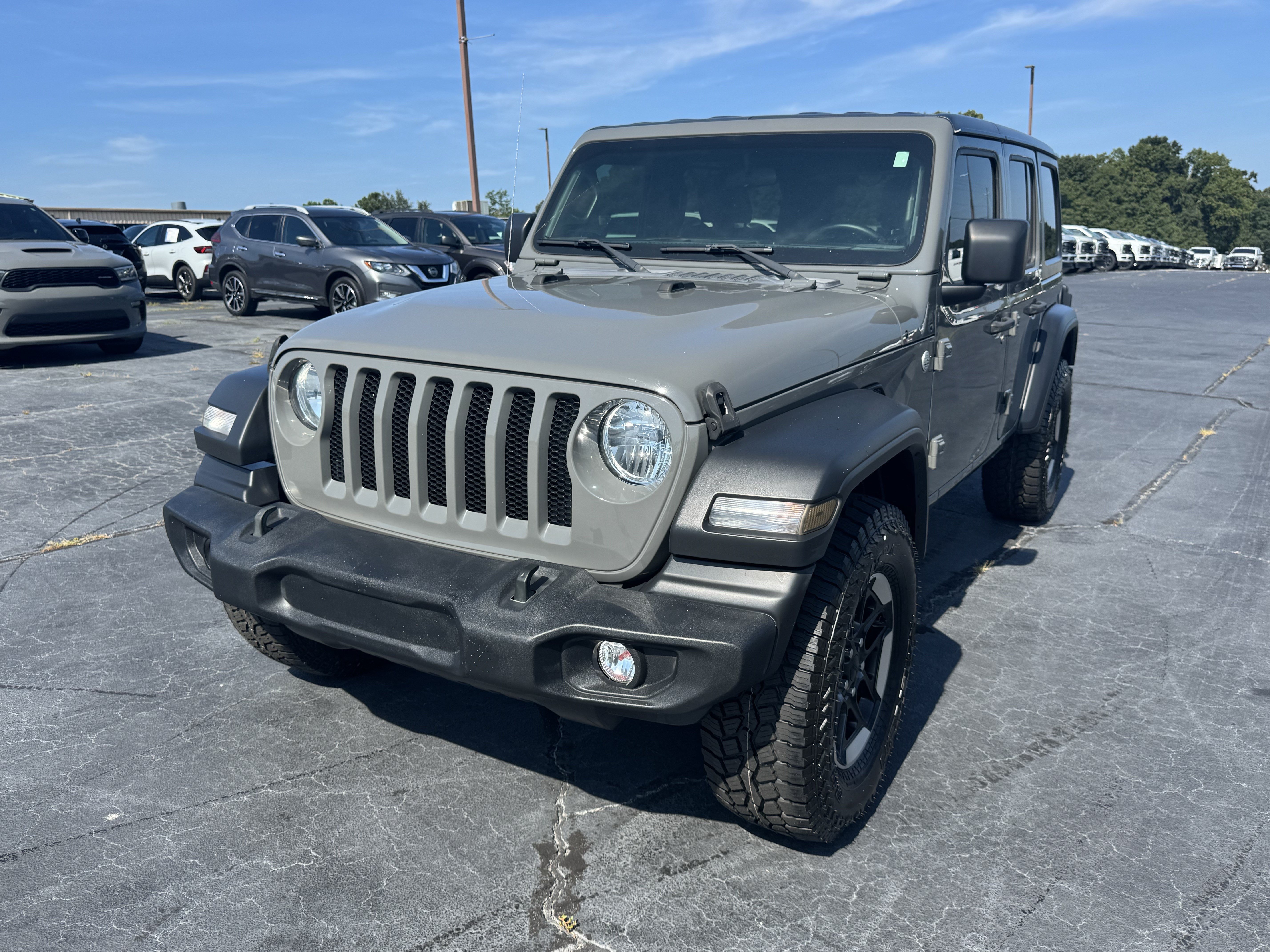 Used 2018 Jeep Wrangler Unlimited Sport S AWD/4WD image 2
