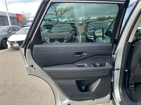 New 2025 Nissan Pathfinder SV image 21