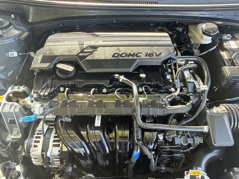 Used 2025 Hyundai Elantra SE FWD image 27
