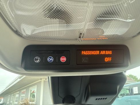 Used 2024 Chevrolet TrailBlazer LT w/ Driver Confidence Package image 27