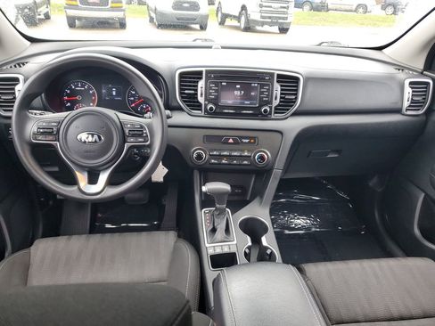 Used 2019 Kia Sportage LX image 9