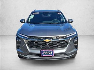 Used 2025 Chevrolet Trax LT FWD video 2