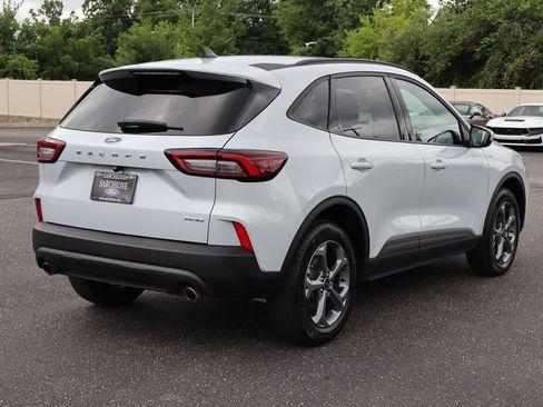 Used 2025 Ford Escape ST-Line Select AWD/4WD image 3