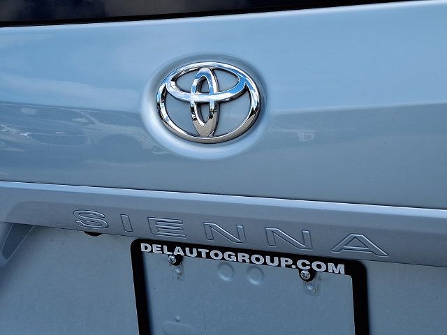 Certified 2017 Toyota Sienna XLE Premium w/ Protection Package AWD/4WD image 31