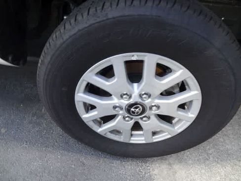 Used 2025 Toyota Tacoma SR5 AWD/4WD image 13