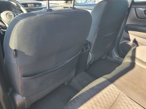 Used 2018 Nissan Rogue SV image 14