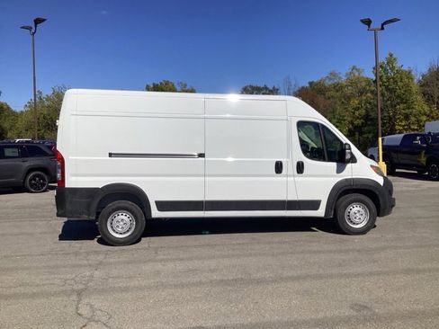 New 2025 RAM ProMaster 2500 w/ Convenience Group image 8