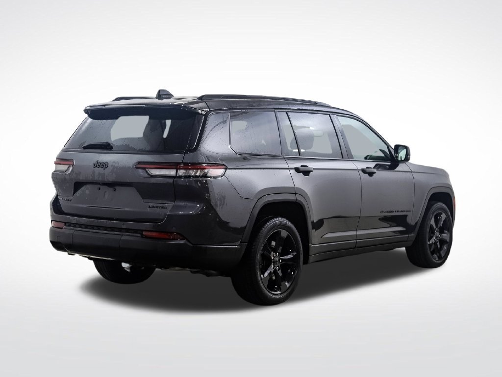 Used 2022 Jeep Grand Cherokee L Limited w/ Black Appearance Package AWD/4WD image 5