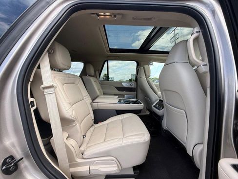 Certified 2020 Lincoln Navigator Reserve w/ Luxury Package AWD/4WD image 14