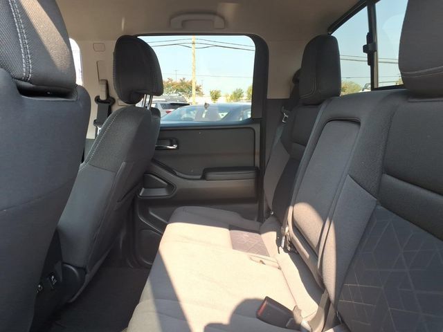 Used 2025 Nissan Frontier SV w/ SV Convenience Package RWD image 7