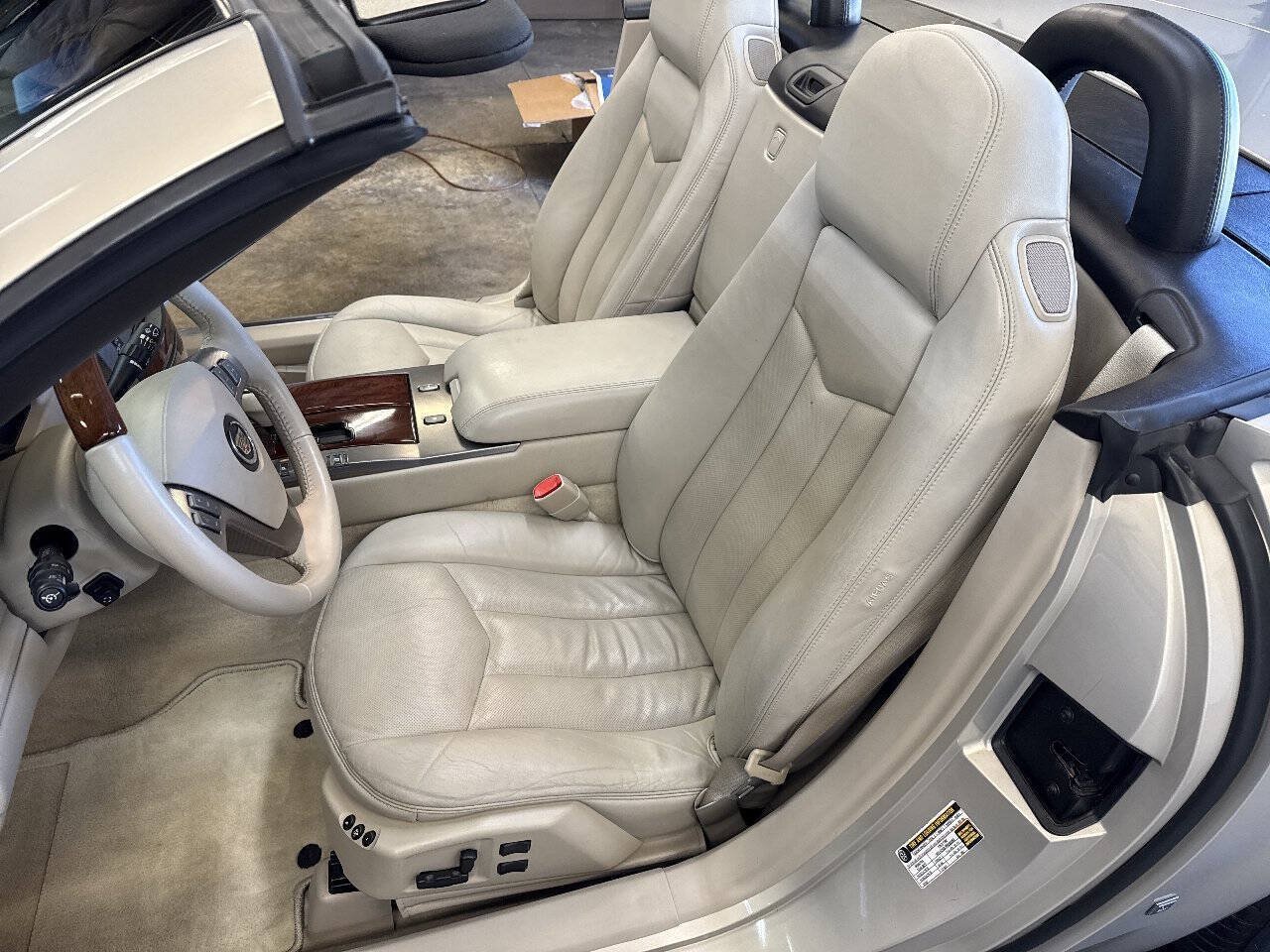 Used 2006 Cadillac XLR RWD image 52