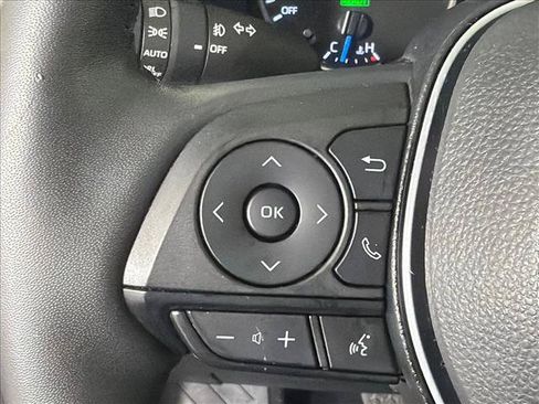 Used 2022 Toyota RAV4 XLE Premium AWD/4WD image 26