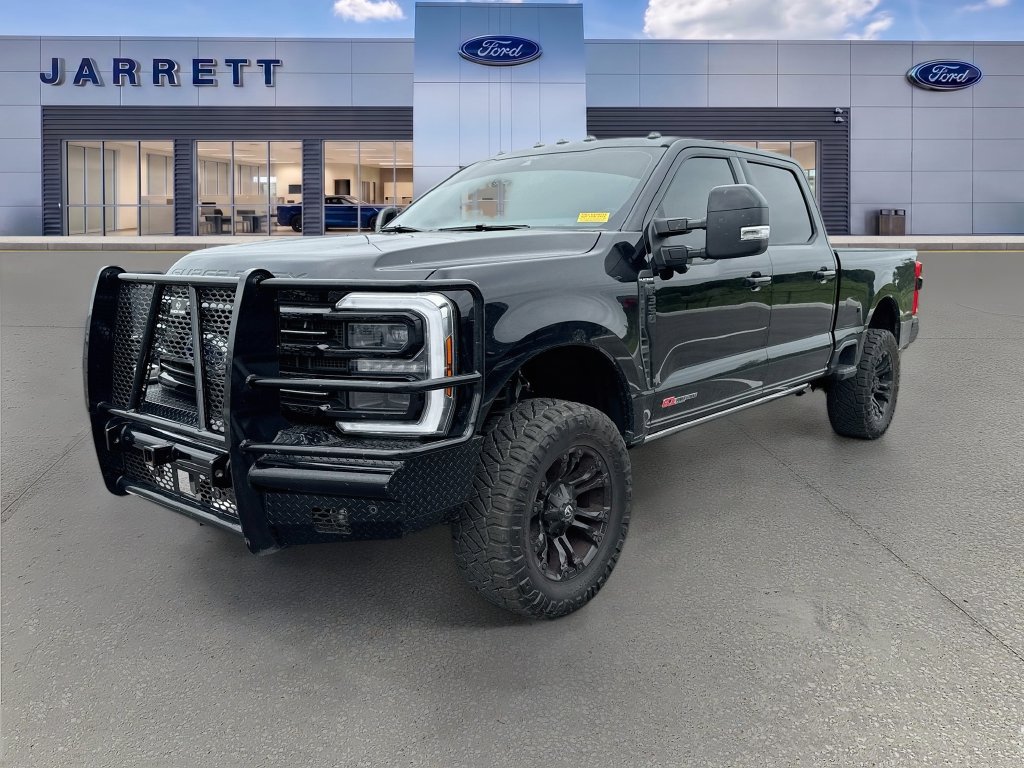 Used 2025 Ford F350 Platinum AWD/4WD image 2