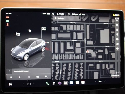 Used 2023 Tesla Model Y Long Range AWD/4WD image 20