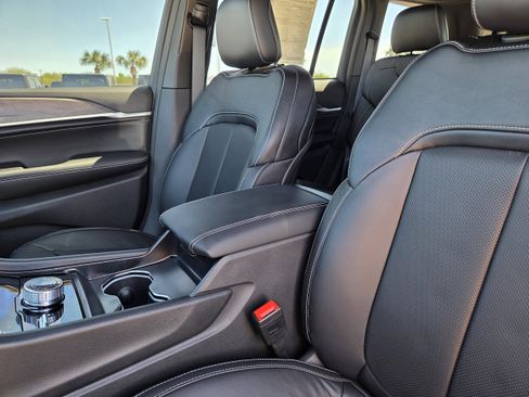 New 2026 Jeep Grand Cherokee Limited AWD/4WD image 30