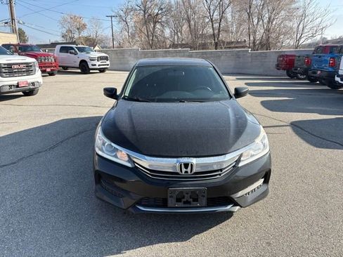 Used 2017 Honda Accord LX image 7