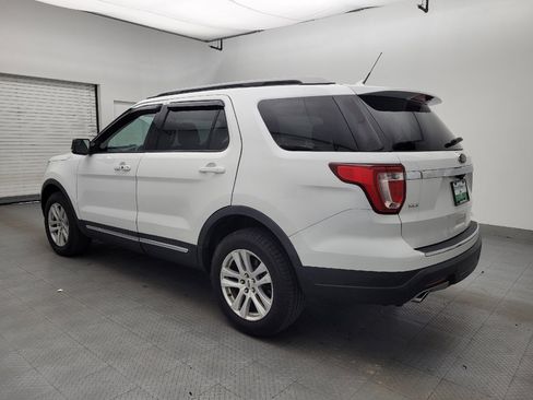 Used 2018 Ford Explorer XLT w/ Equipment Group 202A AWD/4WD image 5