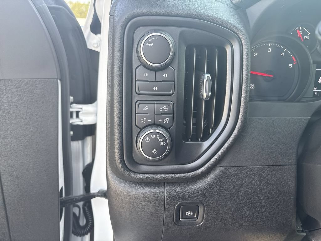 Certified 2024 Chevrolet Silverado 2500 Custom w/ Custom Value Package AWD/4WD image 17