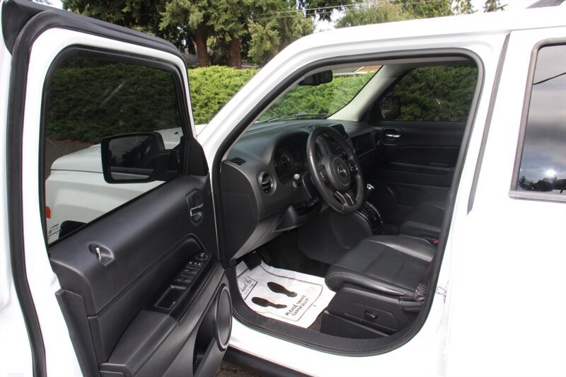 Used 2015 Jeep Patriot High Altitude AWD/4WD image 5