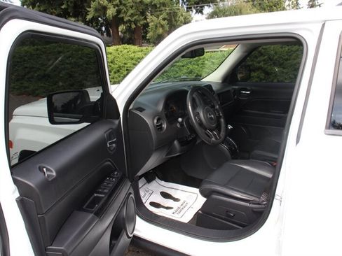 Used 2015 Jeep Patriot High Altitude AWD/4WD image 5