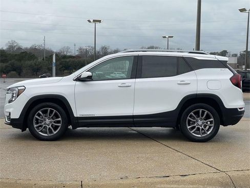 Used 2023 GMC Terrain SLT image 6