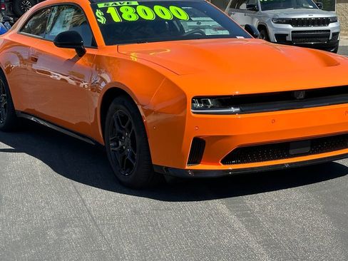 New 2025 Dodge Charger Daytona R/T w/ Sun & Sound Package AWD/4WD image 10