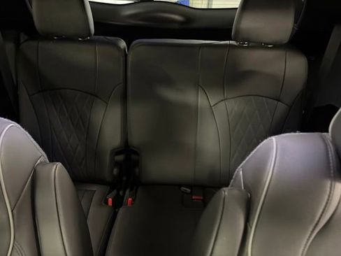 Used 2023 Buick Enclave Avenir AWD/4WD image 11