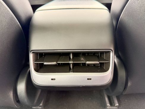Used 2022 Tesla Model 3 Long Range AWD/4WD image 18