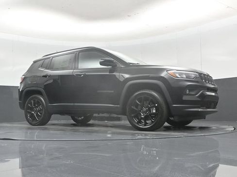 New 2026 Jeep Compass Latitude AWD/4WD image 43